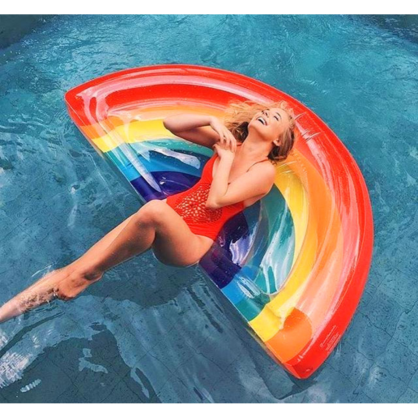 Pool float. Плот надувной радуга 190*96. матрас water floating,rainbow. надувные круги и матрасы. девушка на надувном круге.