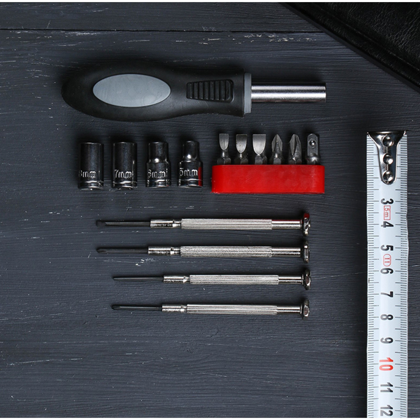 Набор инструментов в книге Управление вселенной 15 предметов