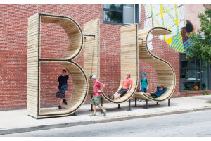 Очевидная автобусная остановка