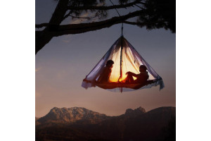 Домик на дереве для двоих