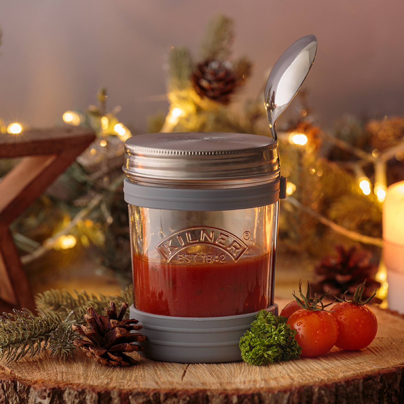 Банка с крышкой и ложкой для первых блюд