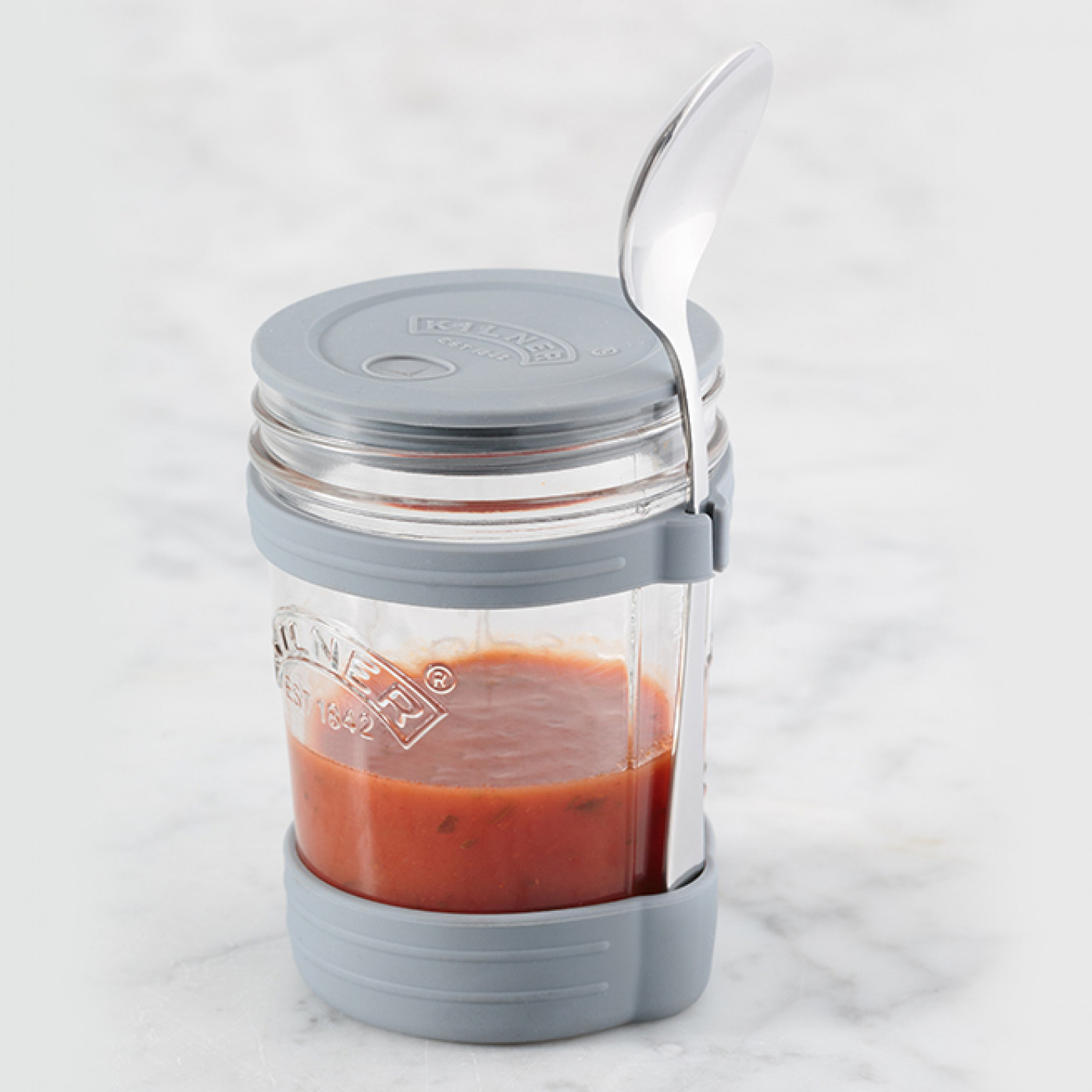 Банка с крышкой и ложкой для первых блюд