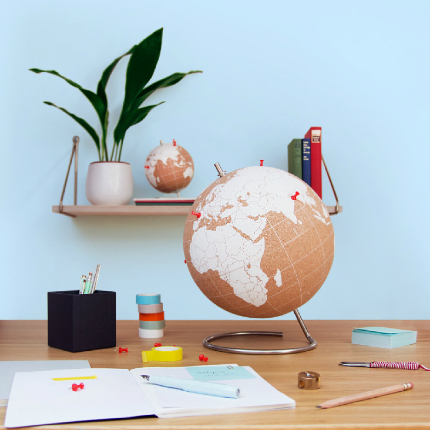 Пробковый глобус для путешественников мини белый