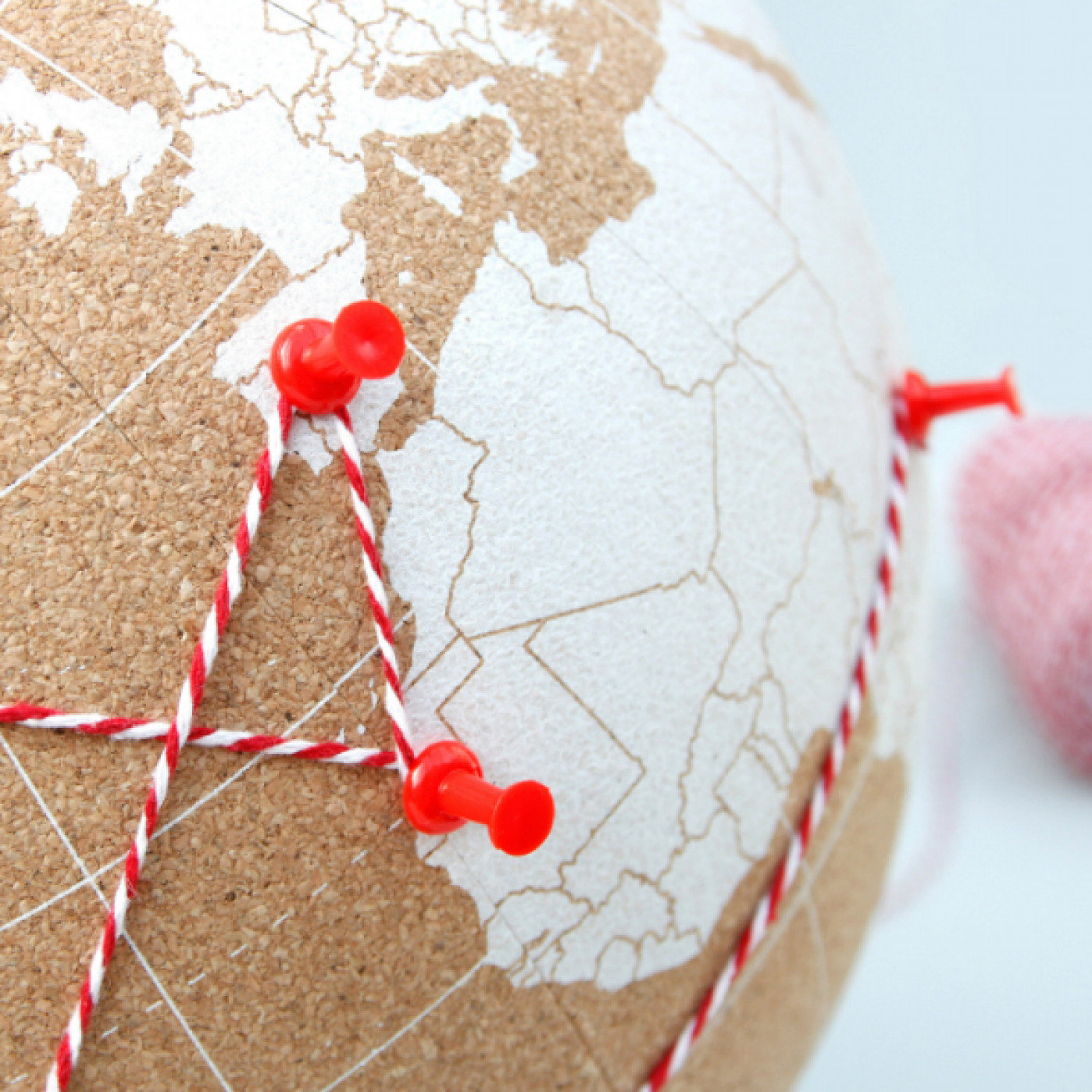 Пробковый глобус для путешественников мини белый