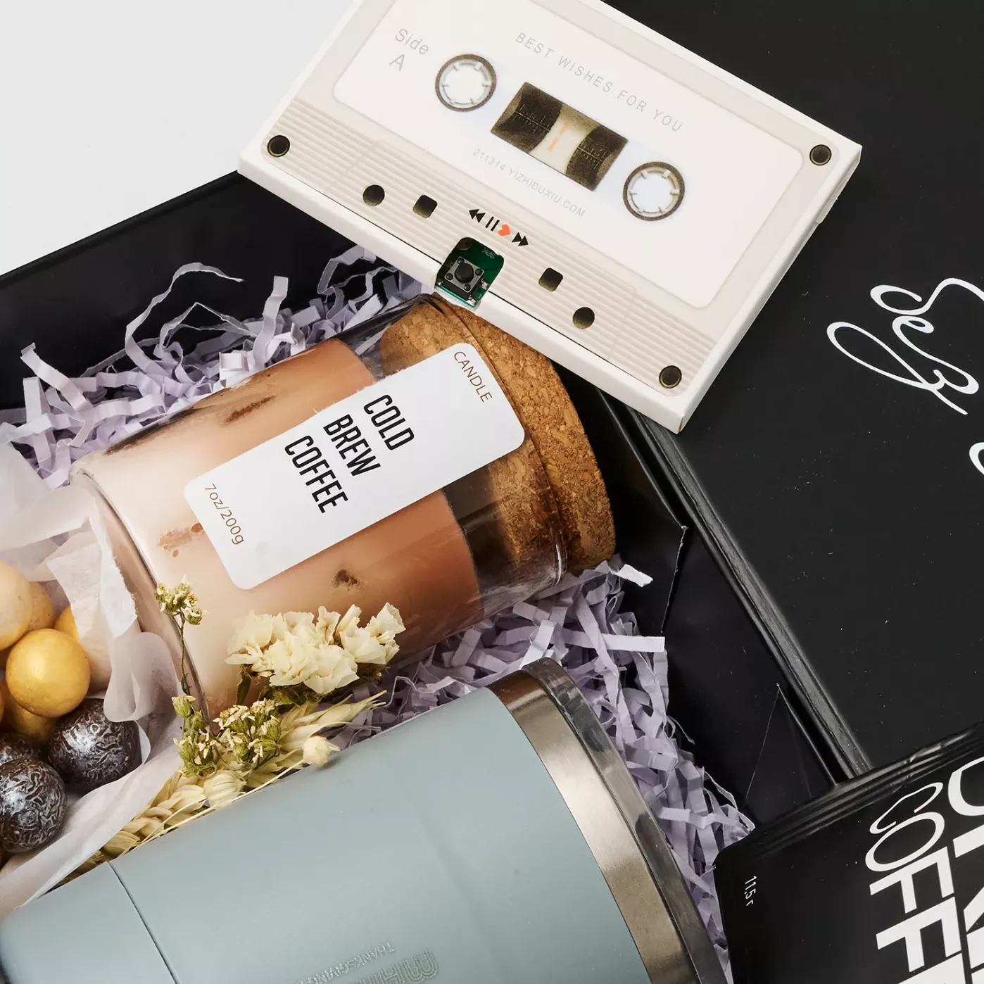 Уютный подарочный набор с термокружкой, свечкой, медом, кофе, конфетами и аудиоткрыткой