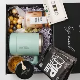 Уютный подарочный набор с термокружкой, свечкой, медом, кофе, конфетами и аудиоткрыткой