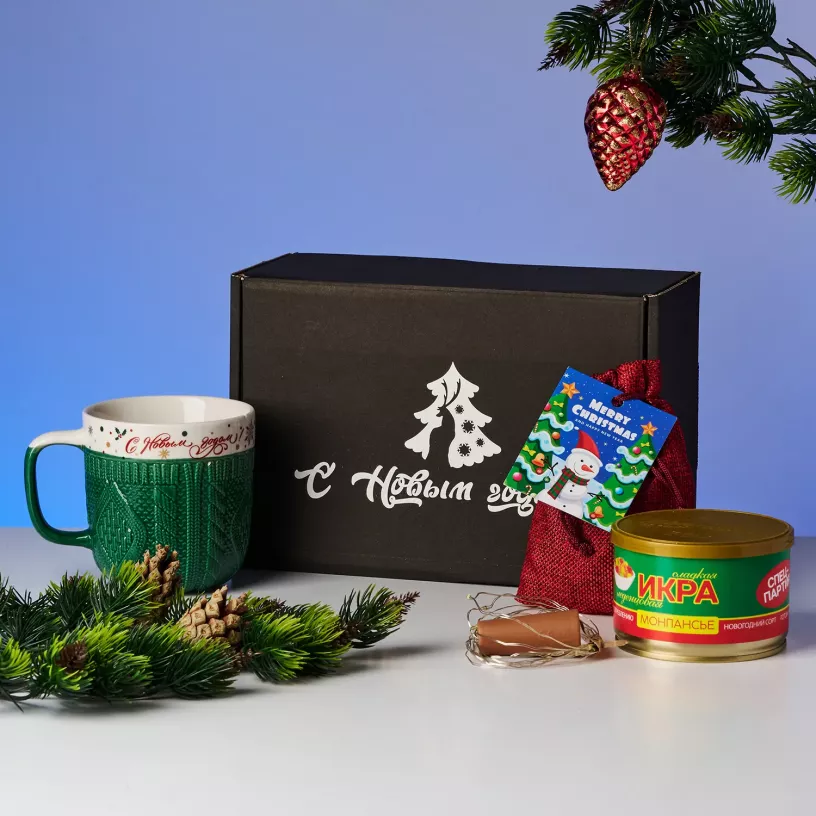 Новогодний подарочный набор с вязаной кружкой 5 в 1