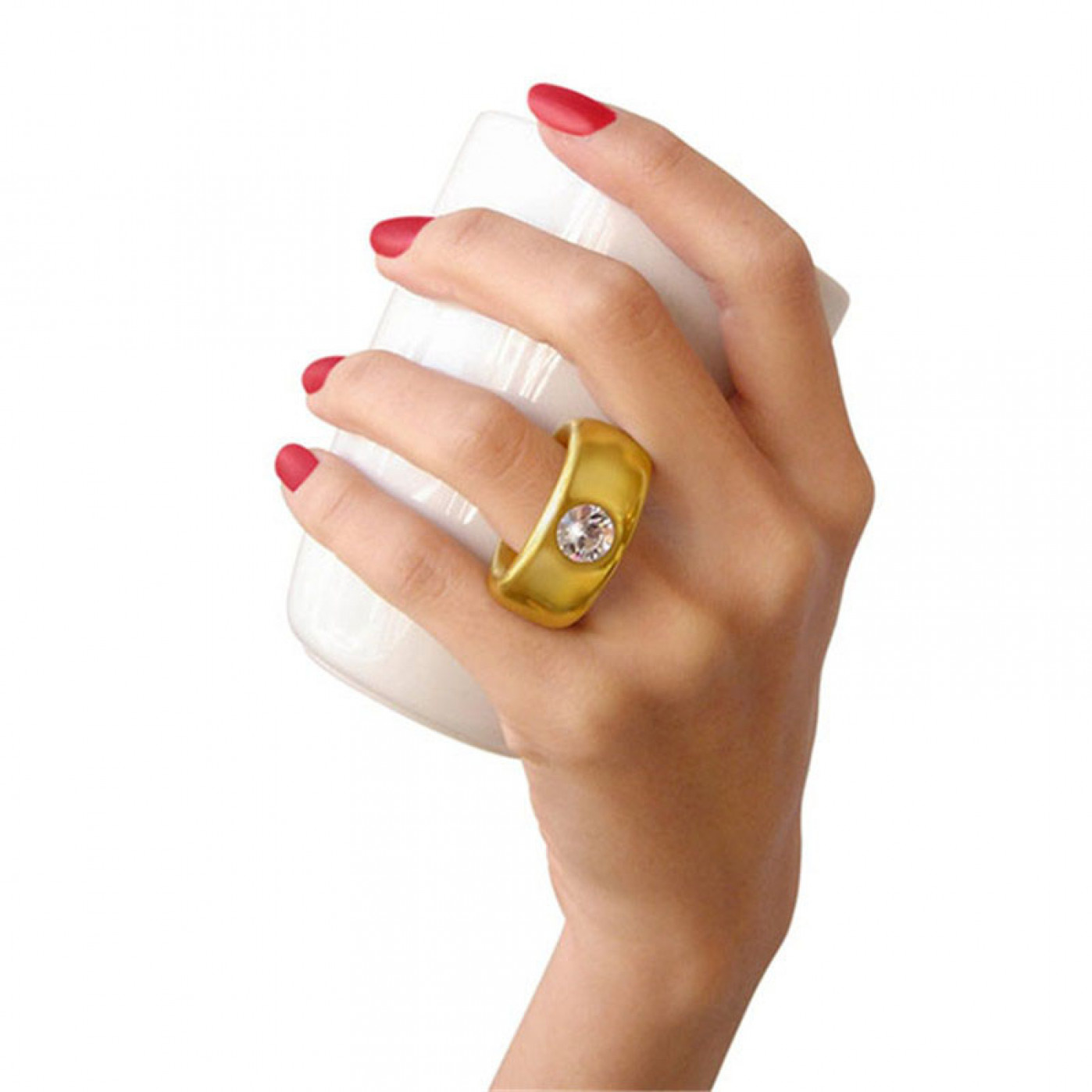 Кружка с бриллиантовым кольцом