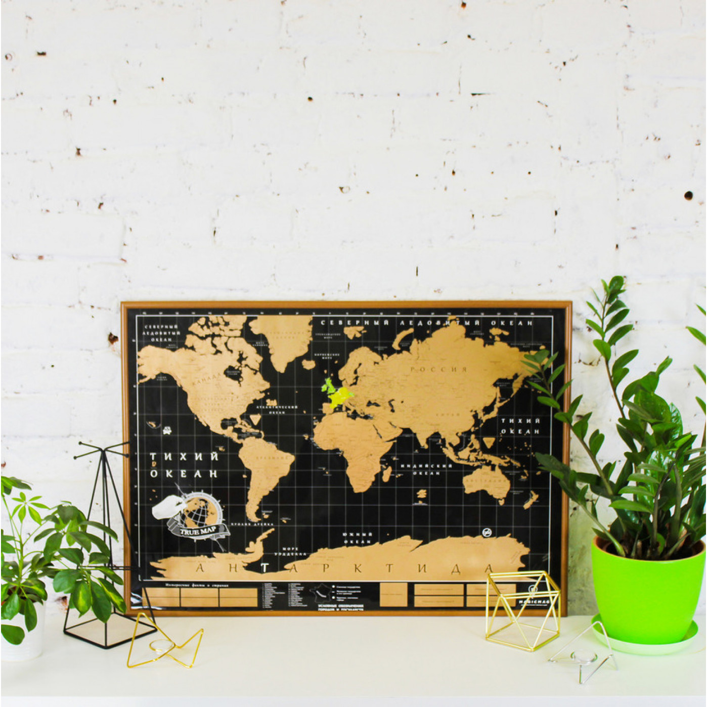 Truemap Black в рамке - черная скретч карта мира Deluxe Truemap Black в рамке - черная скретч карта мира Deluxe