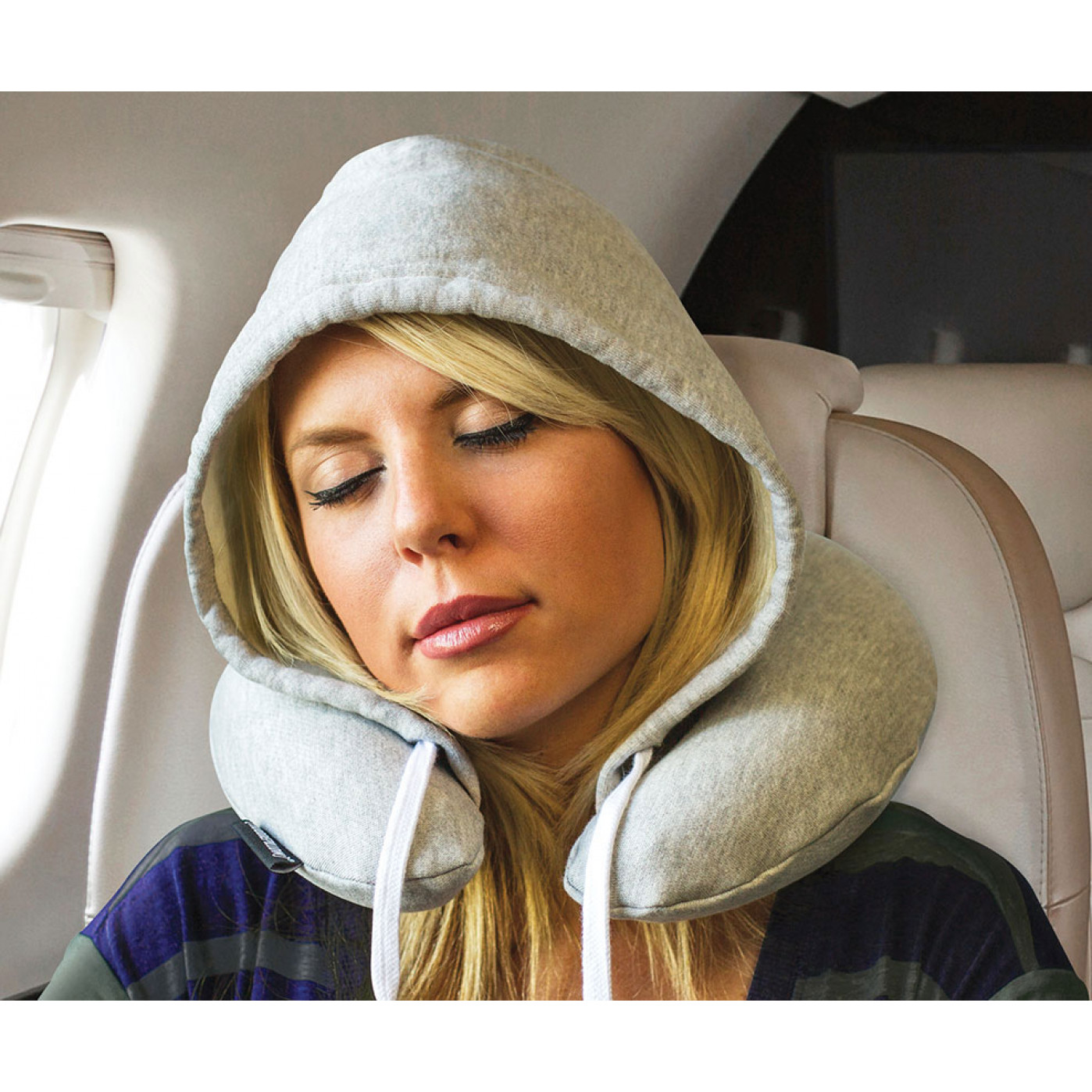 Подушка для путешествий с капюшоном (Travel Hoodie Pillow) 