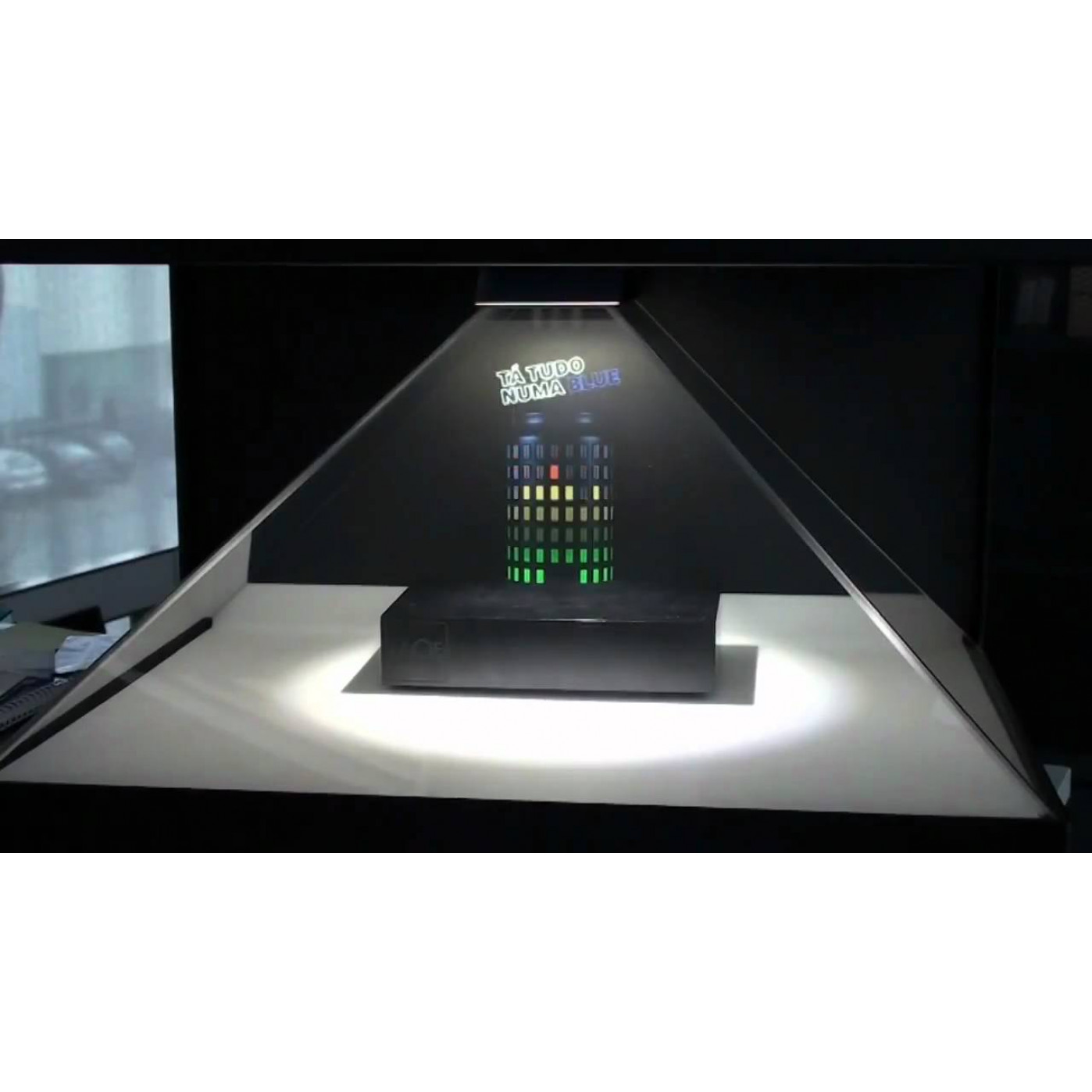 Проекционная пирамида Holho для планшета 