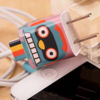 Наклейка для зарядного устройства Apple Робот 