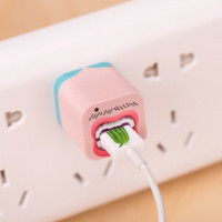 Наклейка для зарядного устройства Apple Рот с мушкой