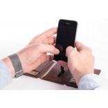 Seyvr iPhone - кошелек со встроенной зарядкой