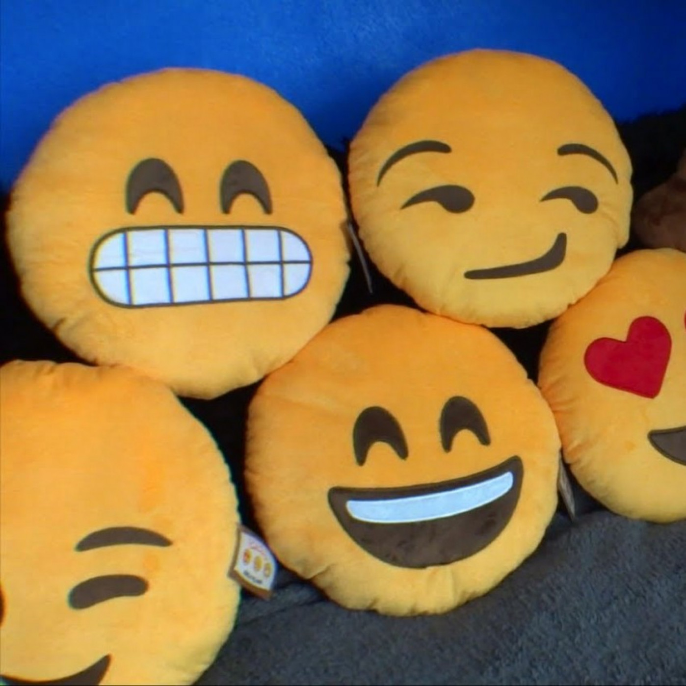 Большая Подушка Emoji Подмигивает Большая Подушка Emoji Подмигивает