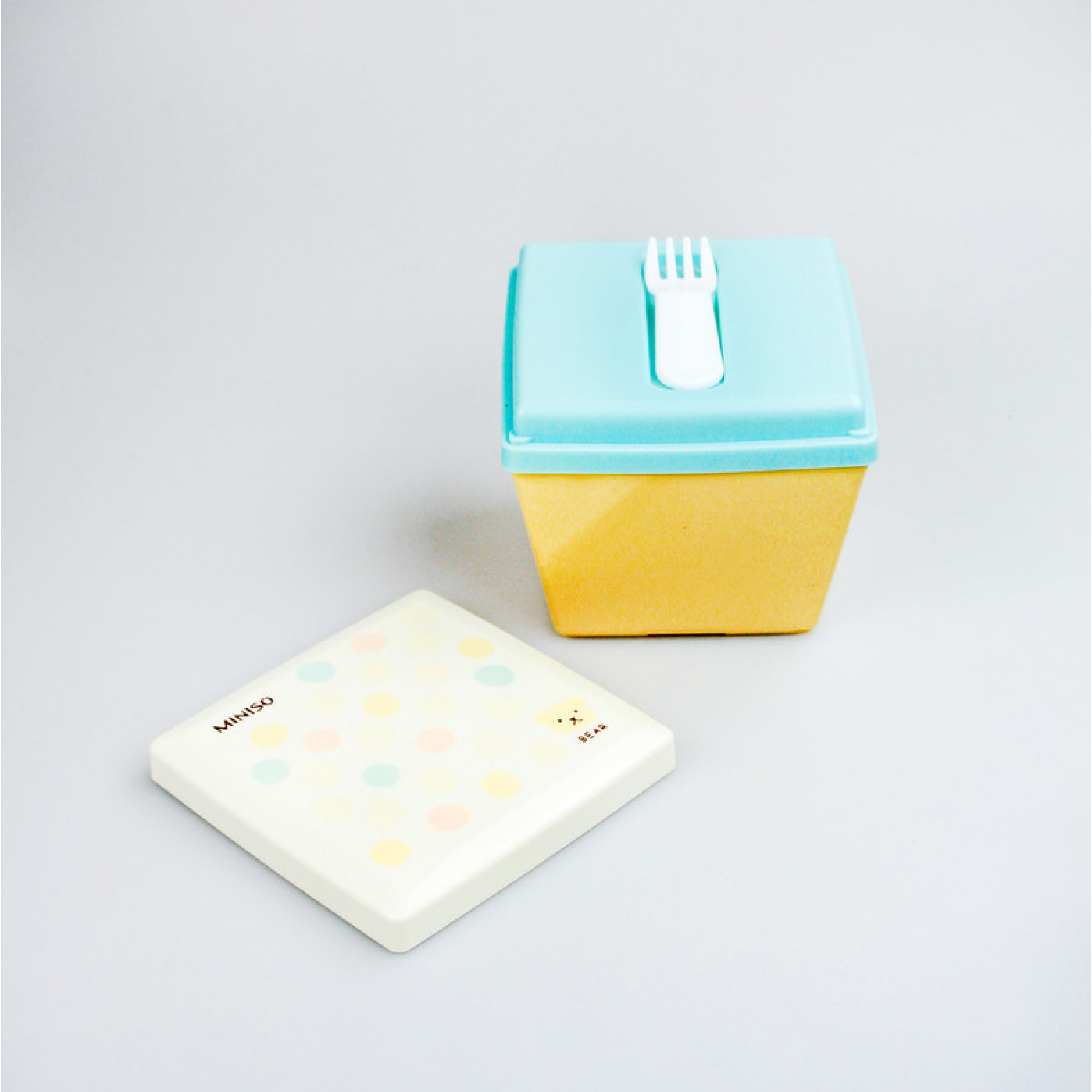Двухкамерный ланч-бокс Bento Miniso 1200 мл Двухкамерный ланч-бокс Bento Miniso 1200 мл