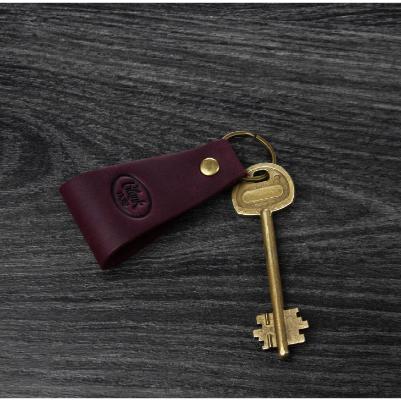 Кожаный брелок Love