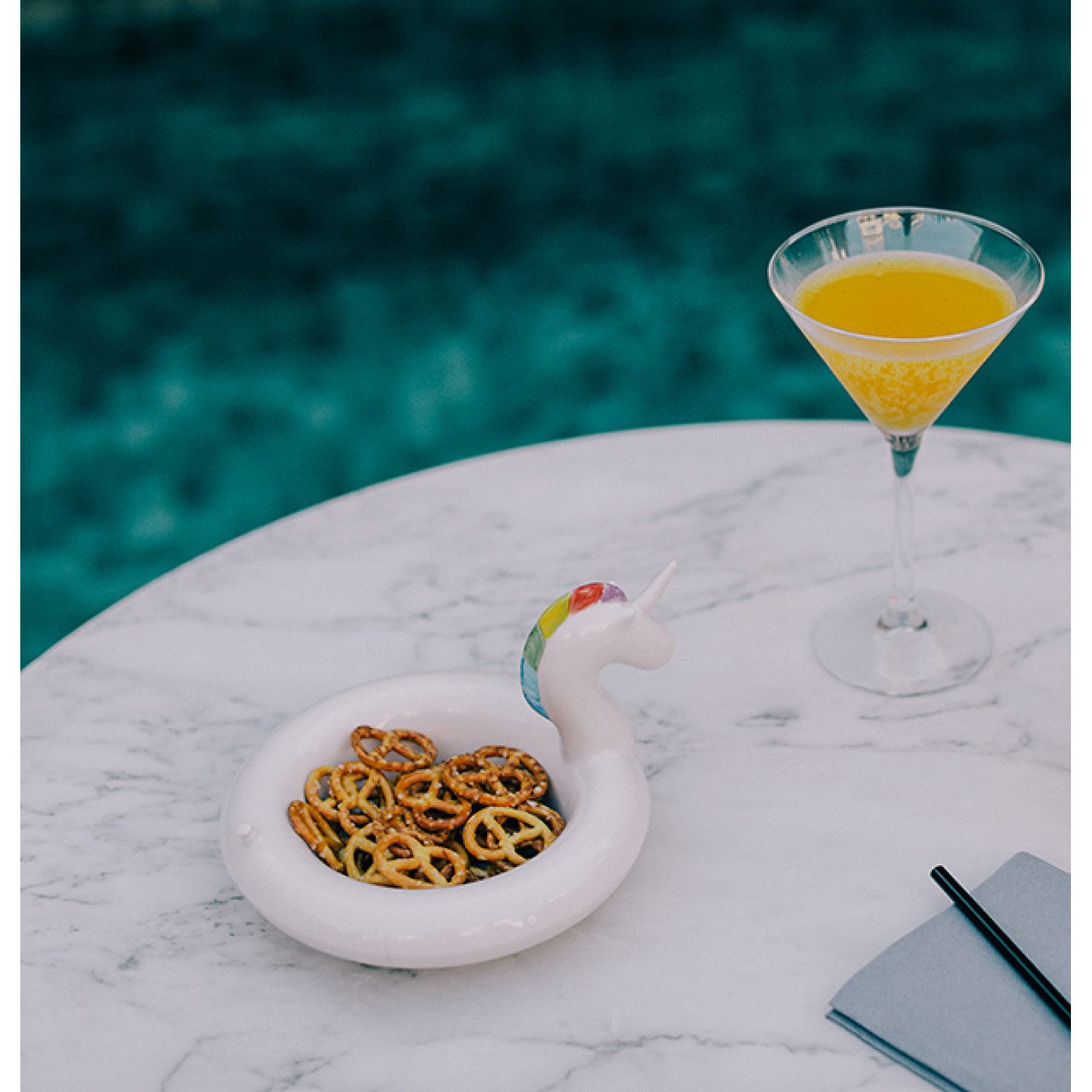 Миска сервировочная керамическая Floatie Unicorn