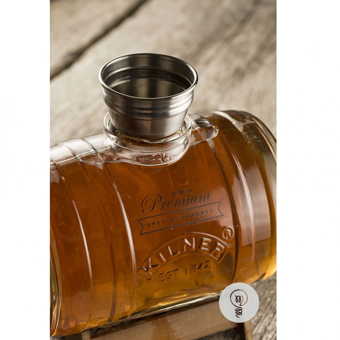 Декантер (диспенсер) для напитков Kilner Barrel 1 л. Декантер (диспенсер) для напитков Kilner Barrel 1 л.