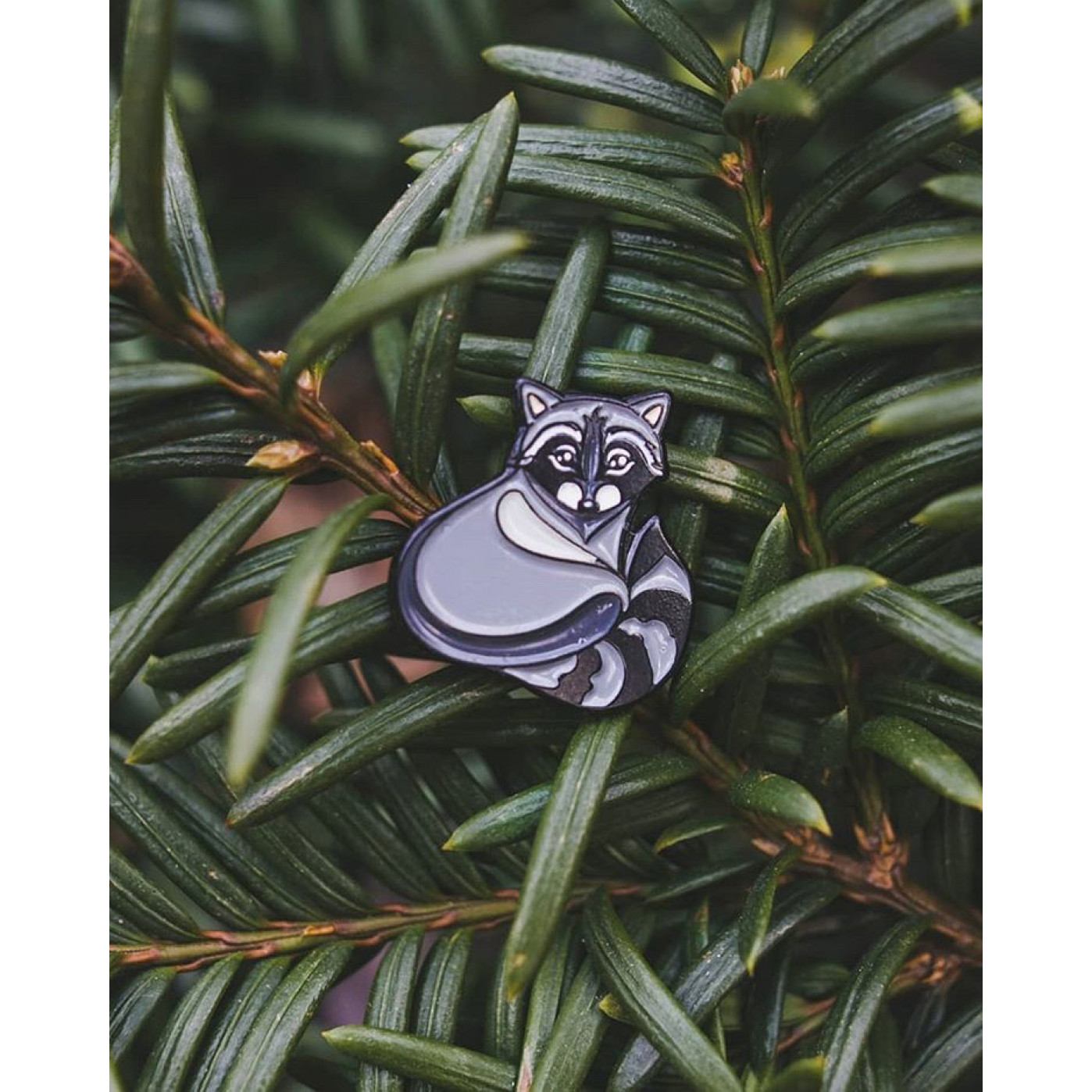 Металлический значок-пин Енот