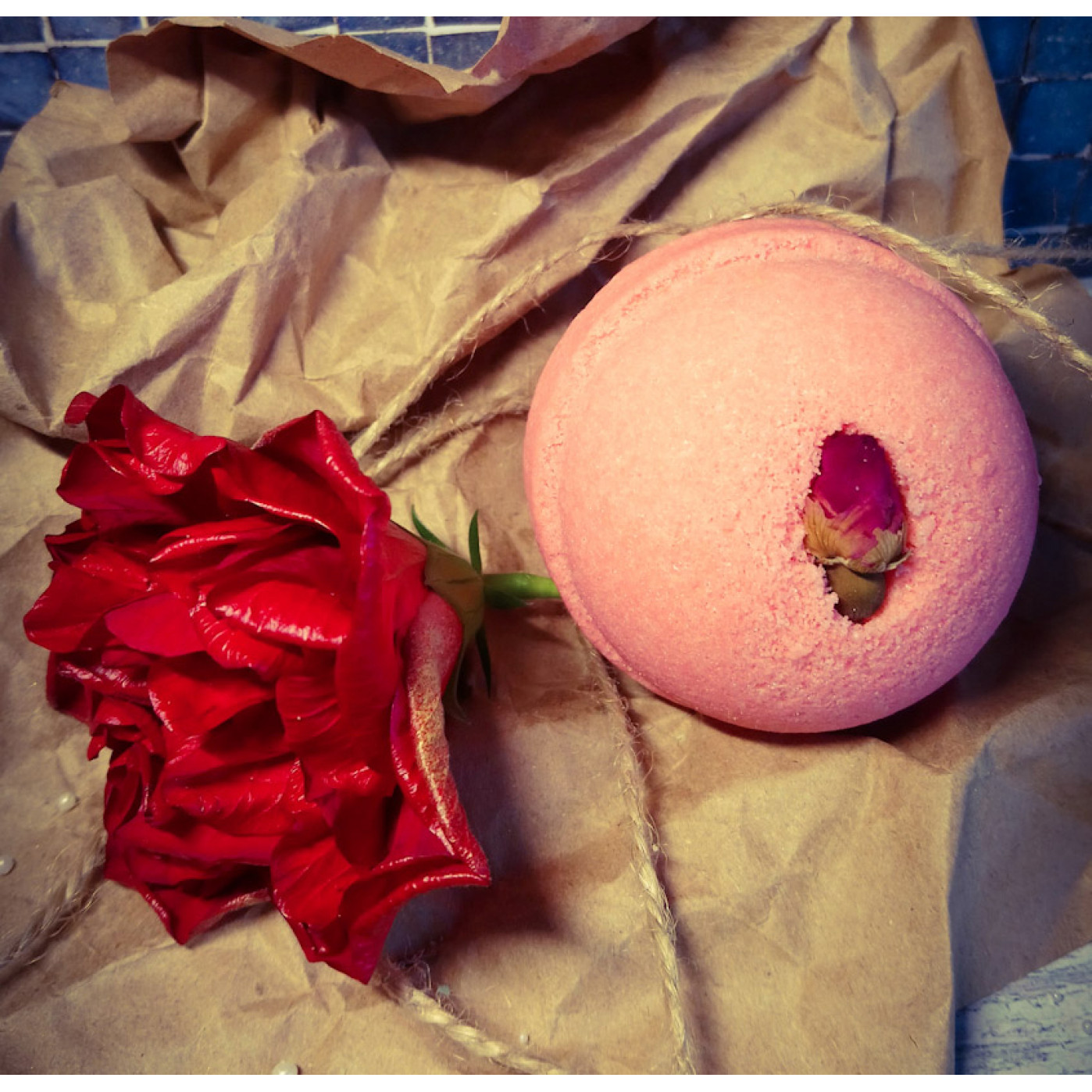 Ароматная бомбочка для ванны Ветивер с бутоном розы