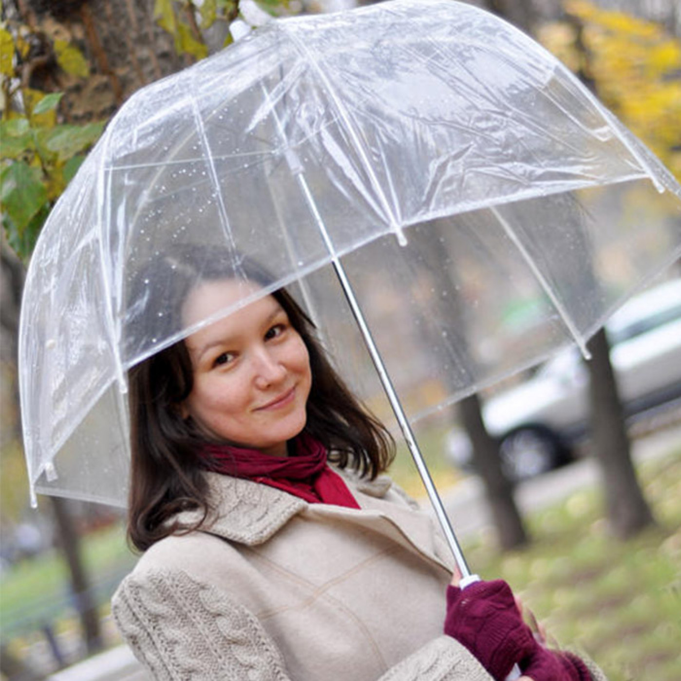 Света зонтик. Стеклянный зонт. Прозрачный зонт купол женский с человеком. Фотосессия с прозрачным зонтом куполом. С прозрачным зонтом на улице.