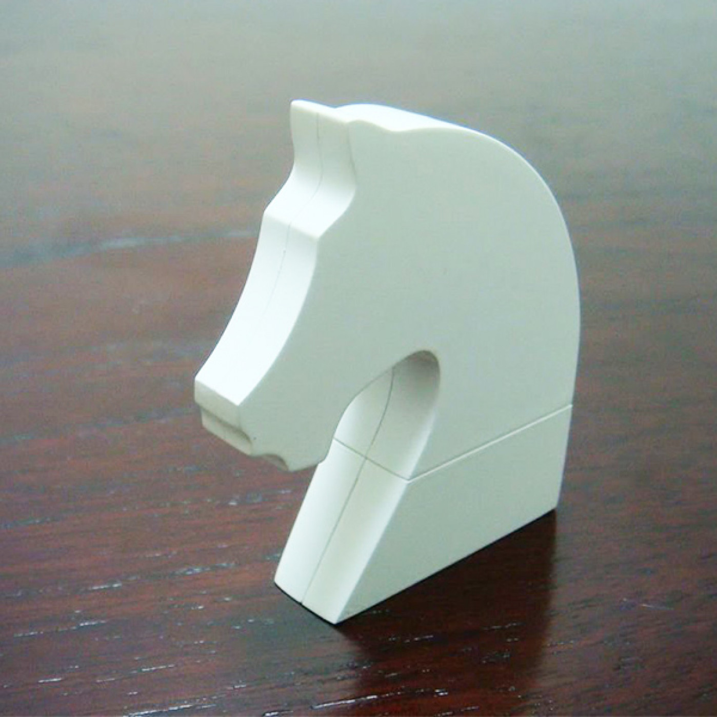 USB-Флешка Ход конем белая 8 Гб USB-Флешка Ход конем белая 8 Гб