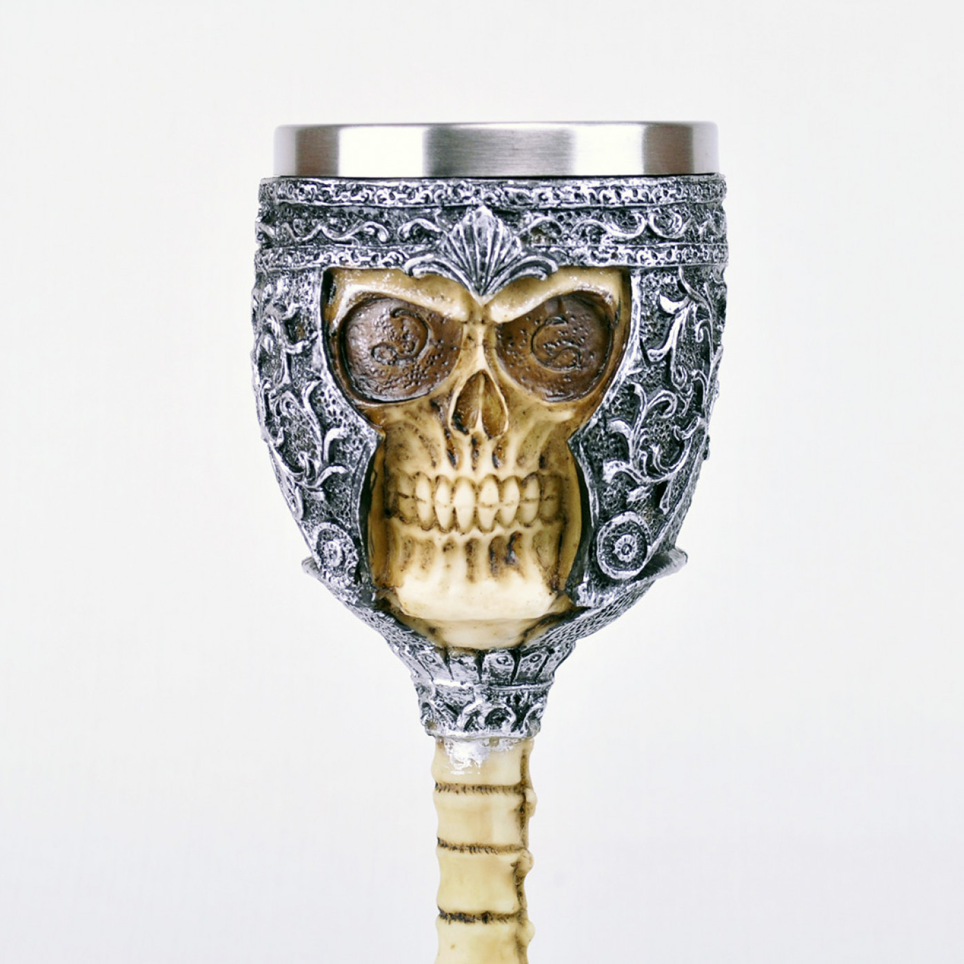 Бокал на ножке Череп