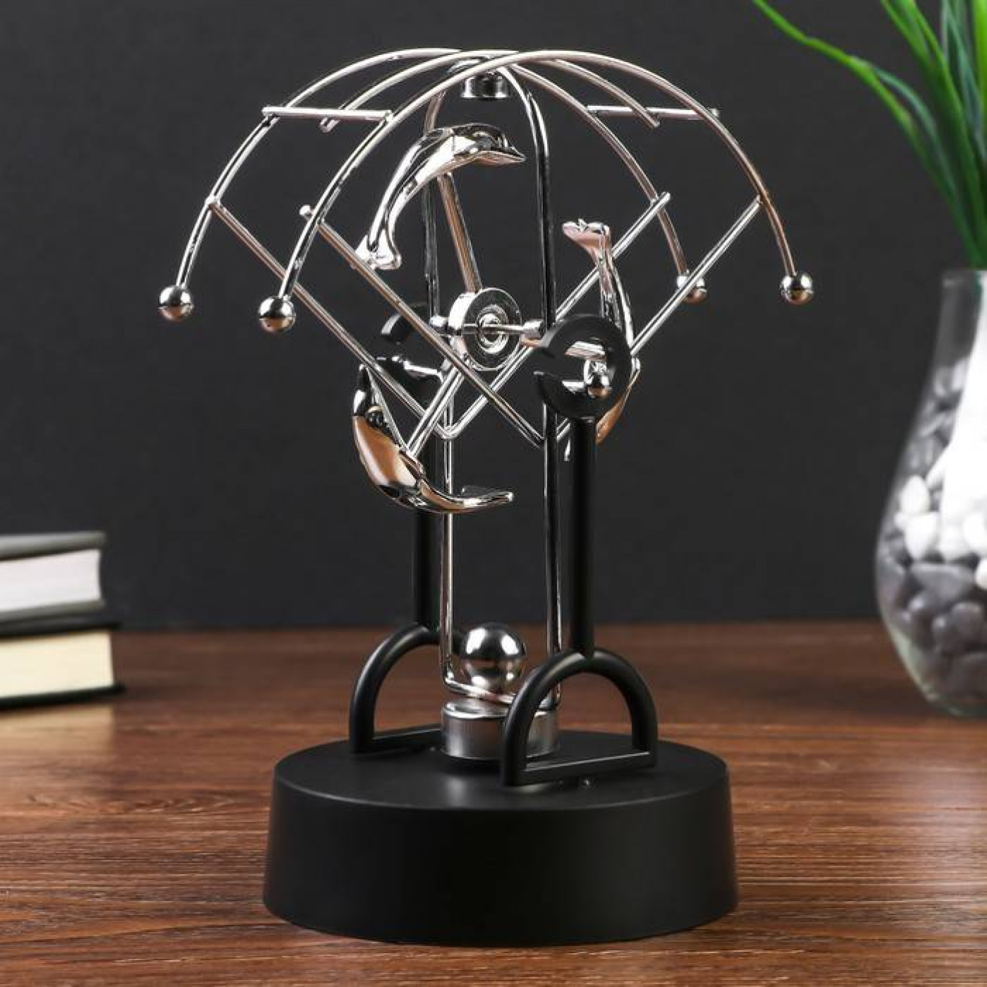 Маятник вечный двигатель Дельфин