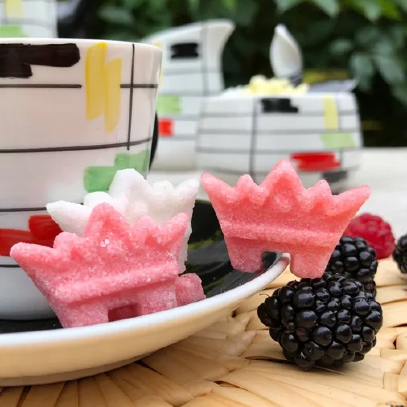 Цветной фигурный сахар ручной работы Короны Цветной фигурный сахар ручной работы Короны