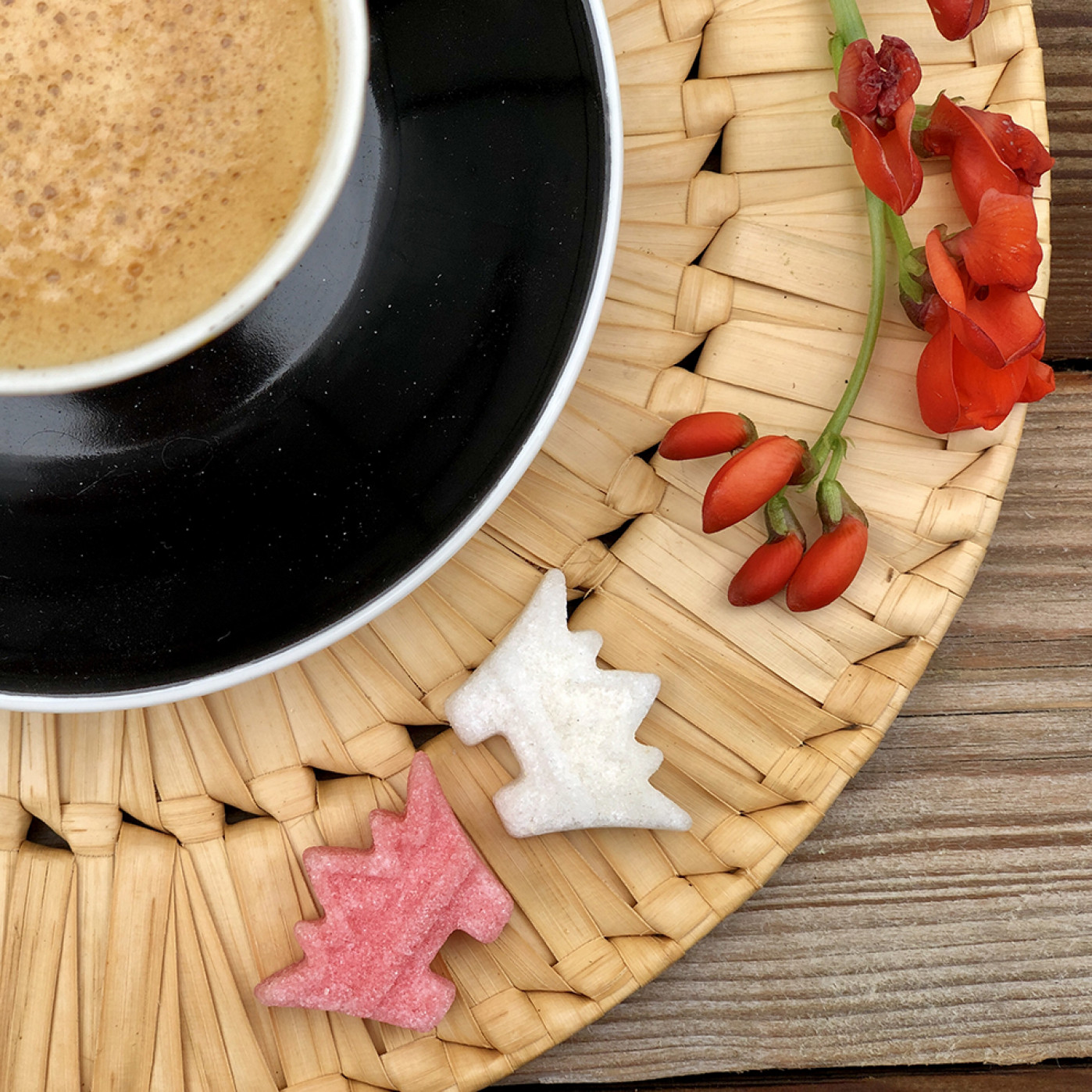 Цветной фигурный сахар ручной работы Короны Цветной фигурный сахар ручной работы Короны