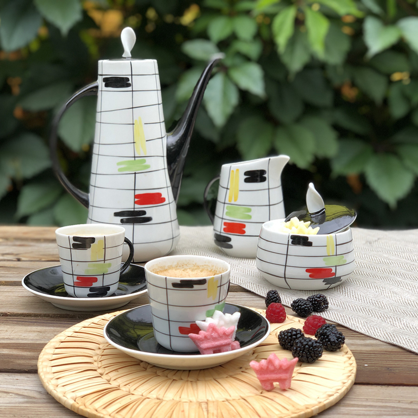 Цветной фигурный сахар ручной работы Короны Цветной фигурный сахар ручной работы Короны