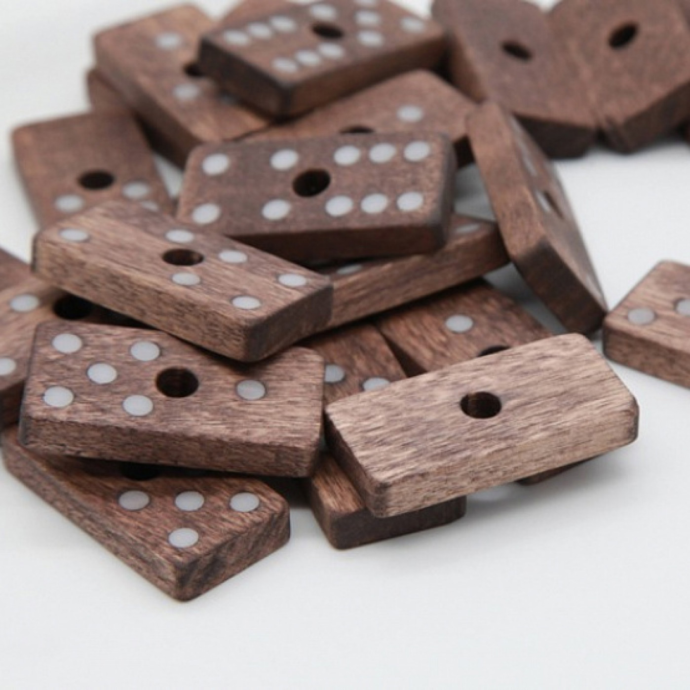 Деревянное домино Akwood с оргстеклом