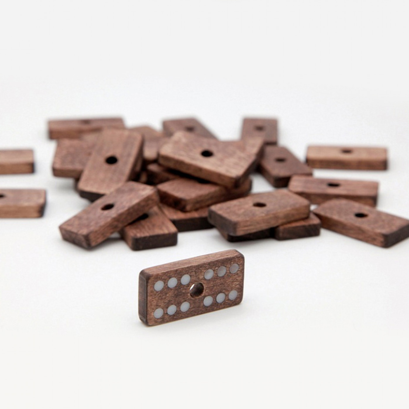 Деревянное домино Akwood с оргстеклом