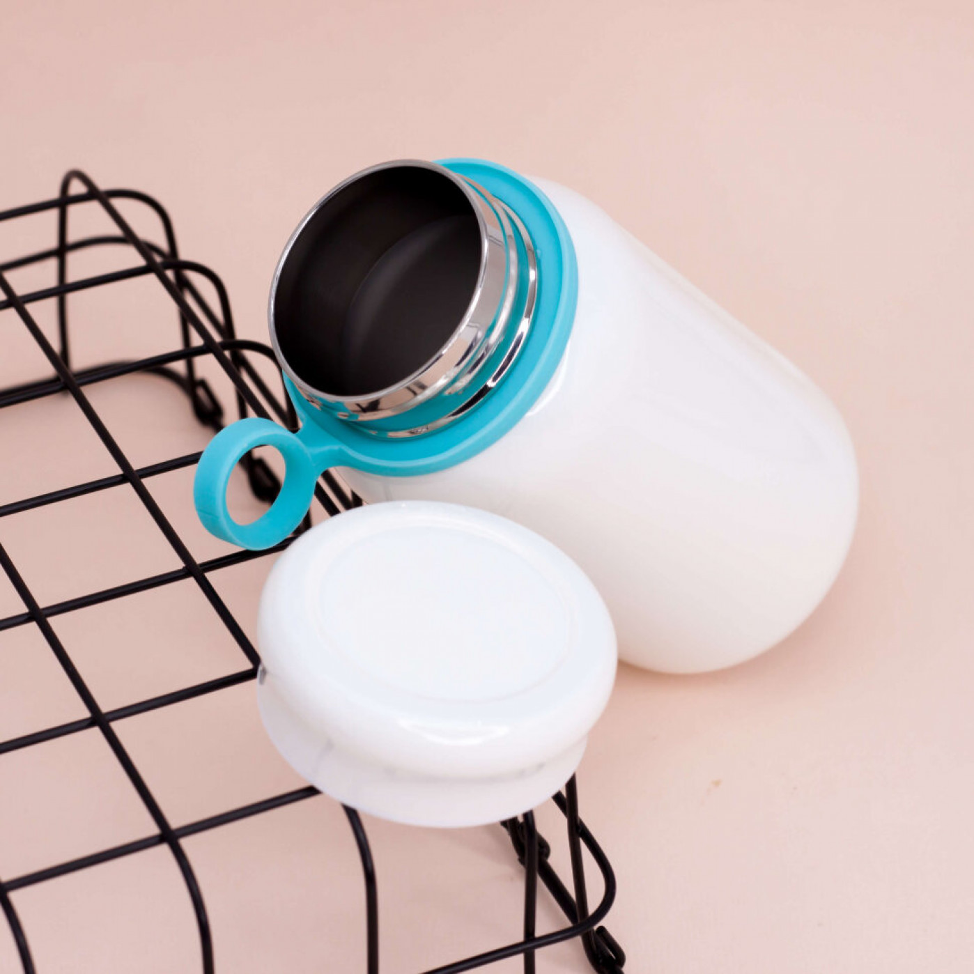 Термос Rabbit Strawberry