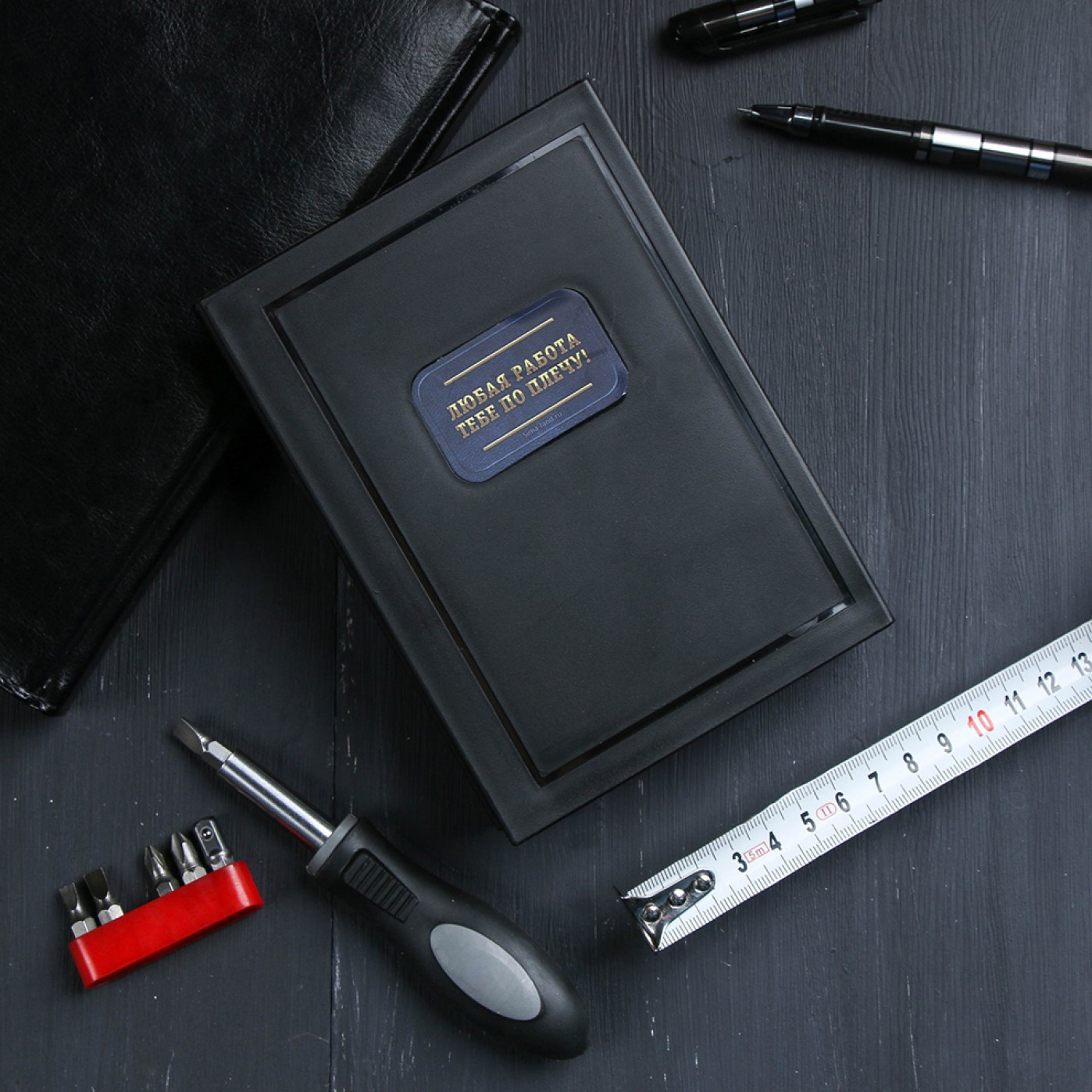 Набор инструментов в книге Главный эксперт 15 предметов