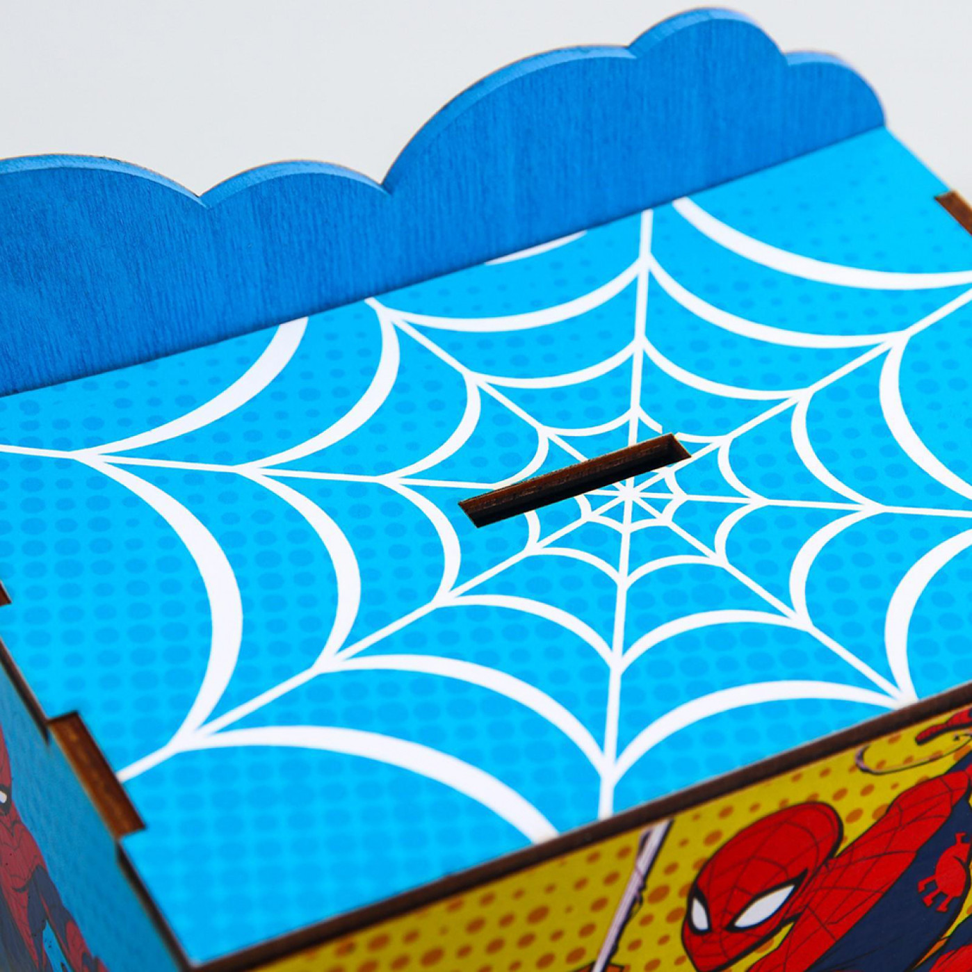 Деревянная копилка Человек-паук