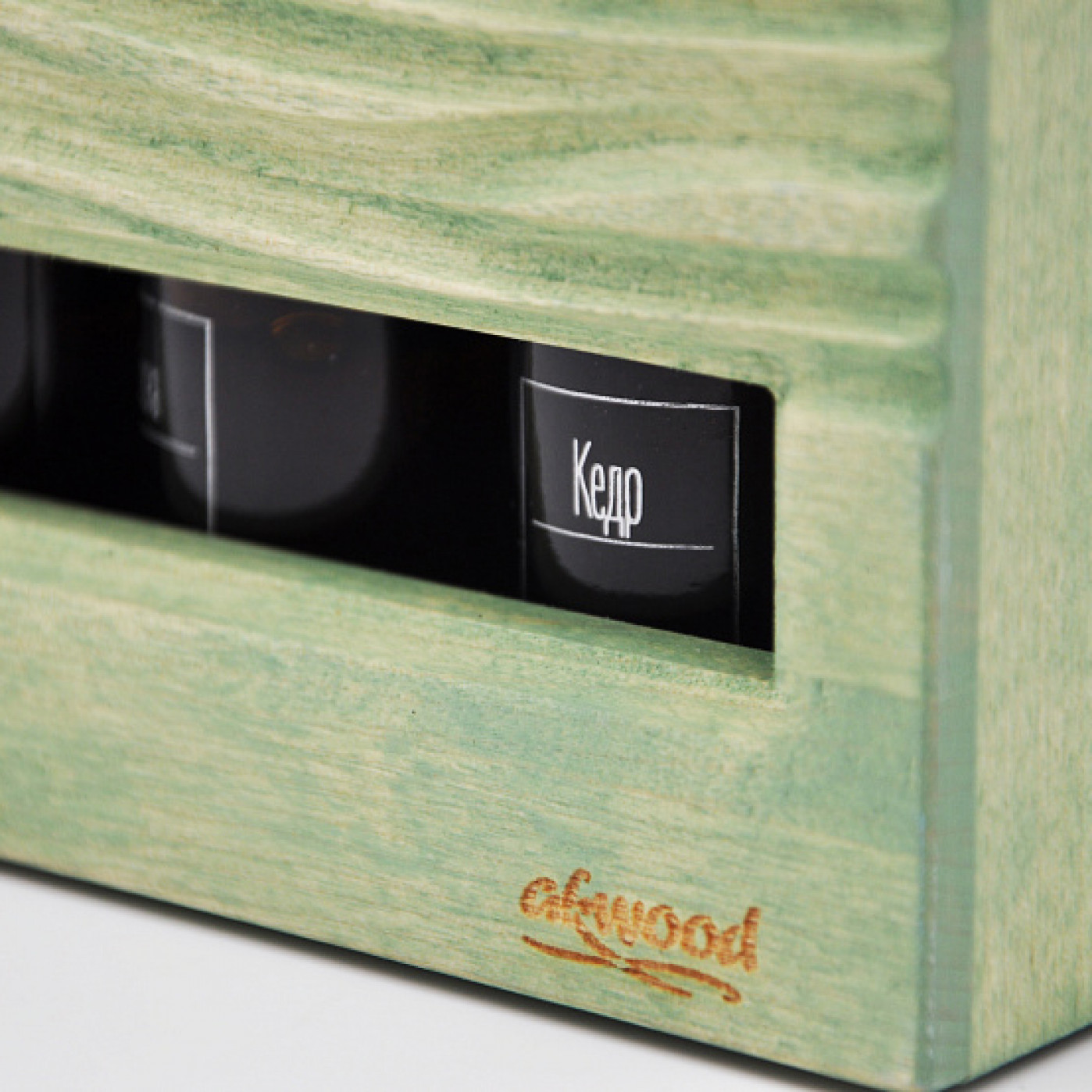Набор эфирных масел Akwood в подарочной шкатулке Набор эфирных масел Akwood в подарочной шкатулке