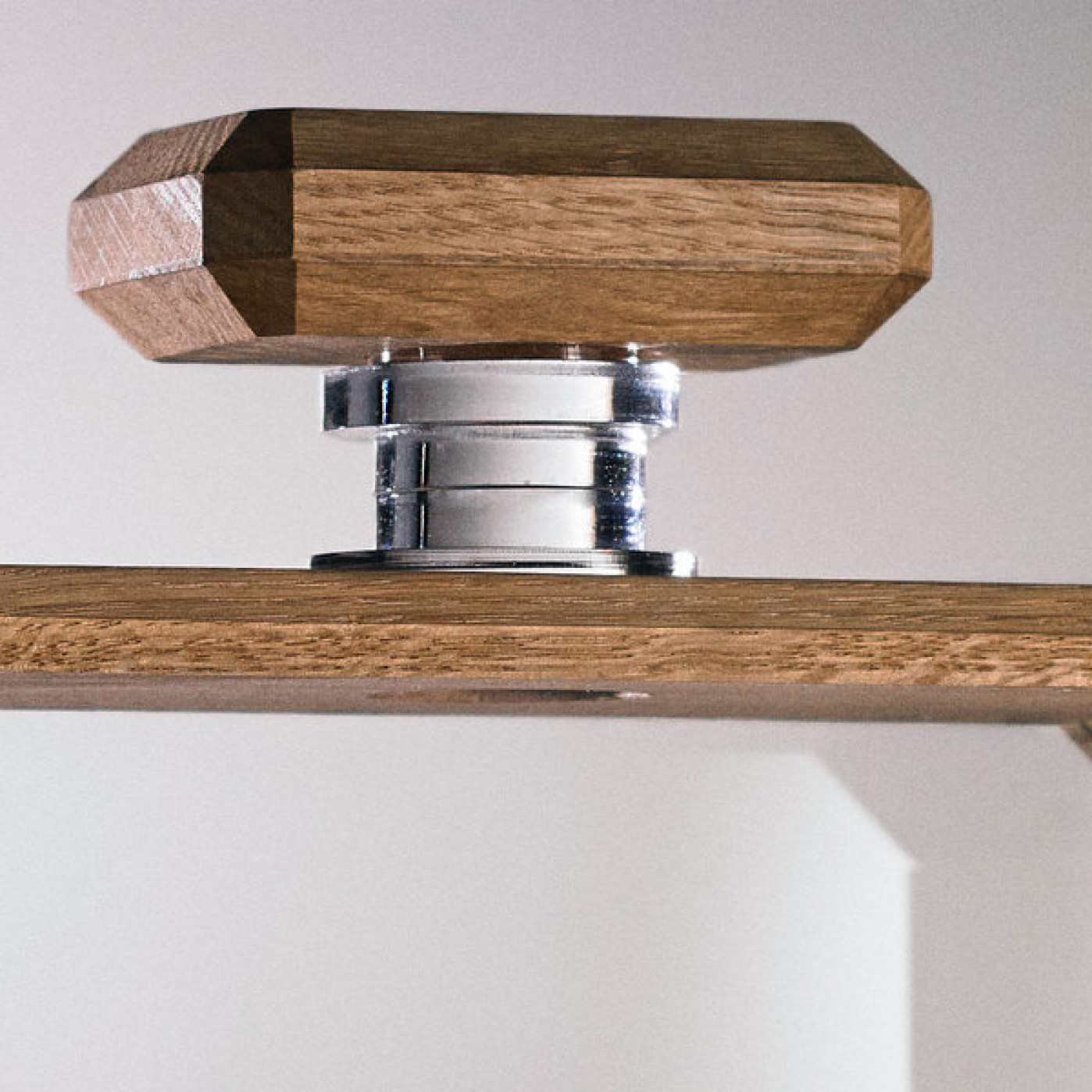 Копилка для пробок Chanel светлое и темное дерево Копилка для пробок Chanel светлое и темное дерево