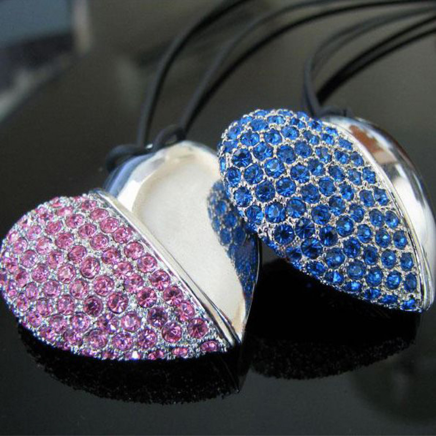 USB-Флешка Сердце с голубыми стразами 16 GB