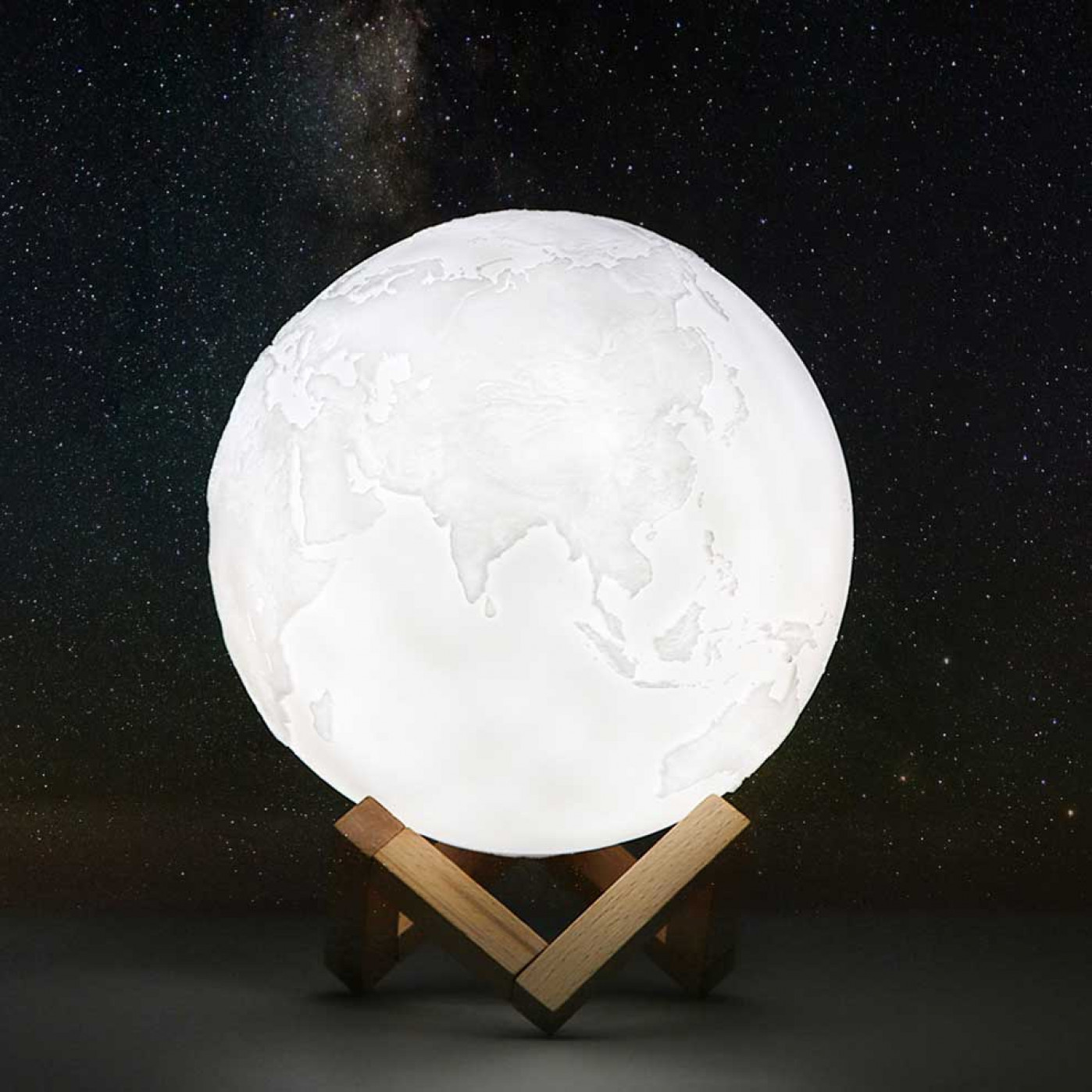 Сенсорный светильник на аккумуляторе Земля с пультом ДУ 10 см.