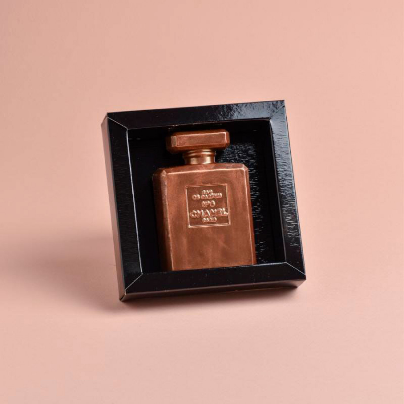 Крафтовая шоколадная медаль Valar Verde Chanel Крафтовая шоколадная медаль Valar Verde Chanel