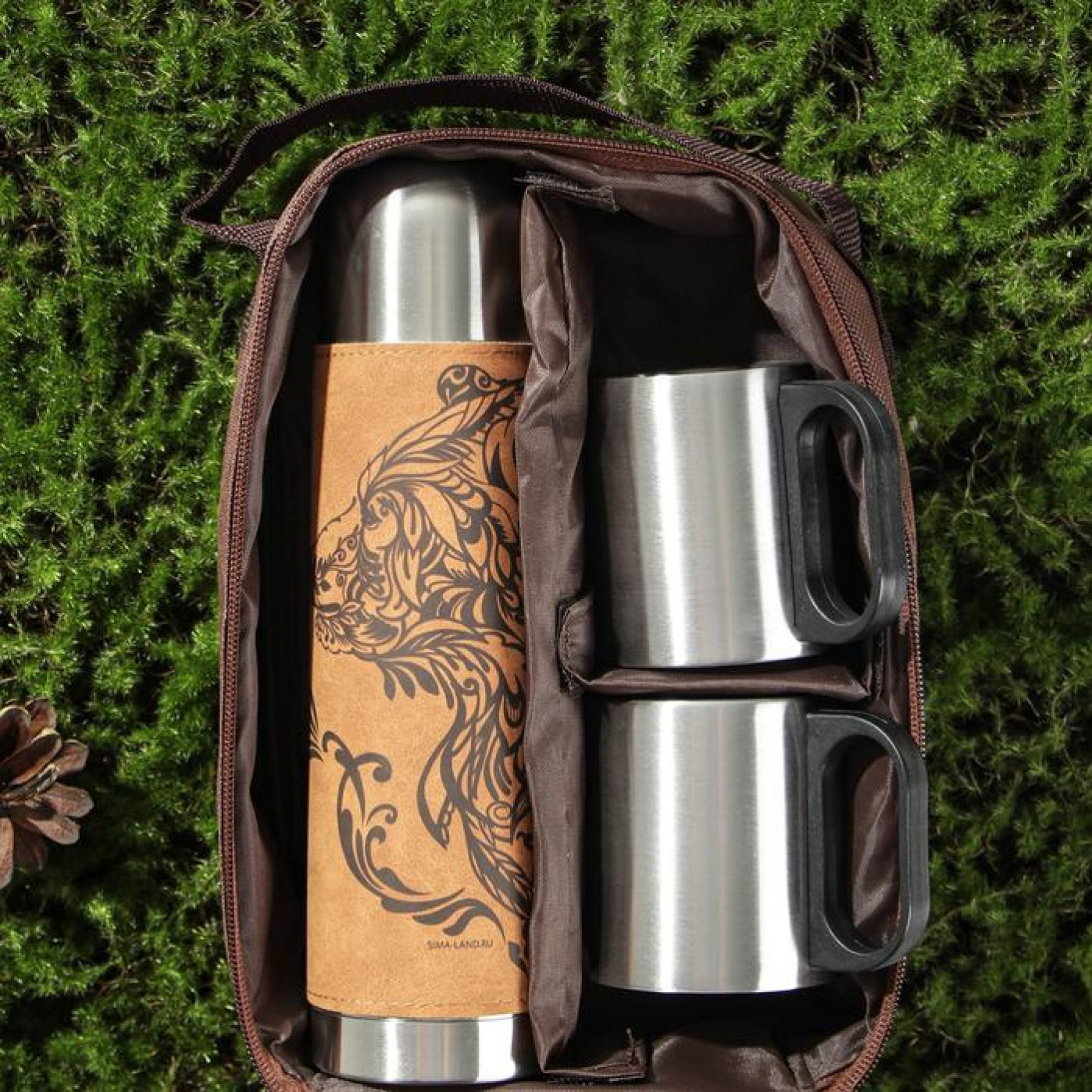 Туристический набор посуды Охота - занятие храбрых термос и 2 кружки