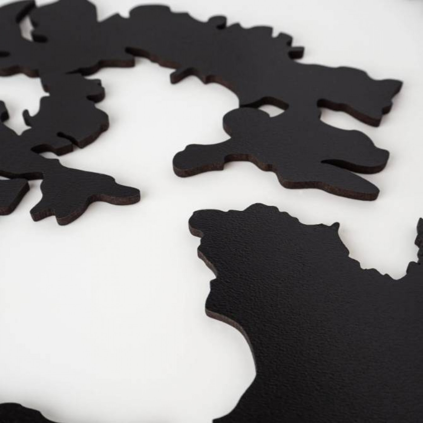 Деревянная карта мира 60 х 105 см.