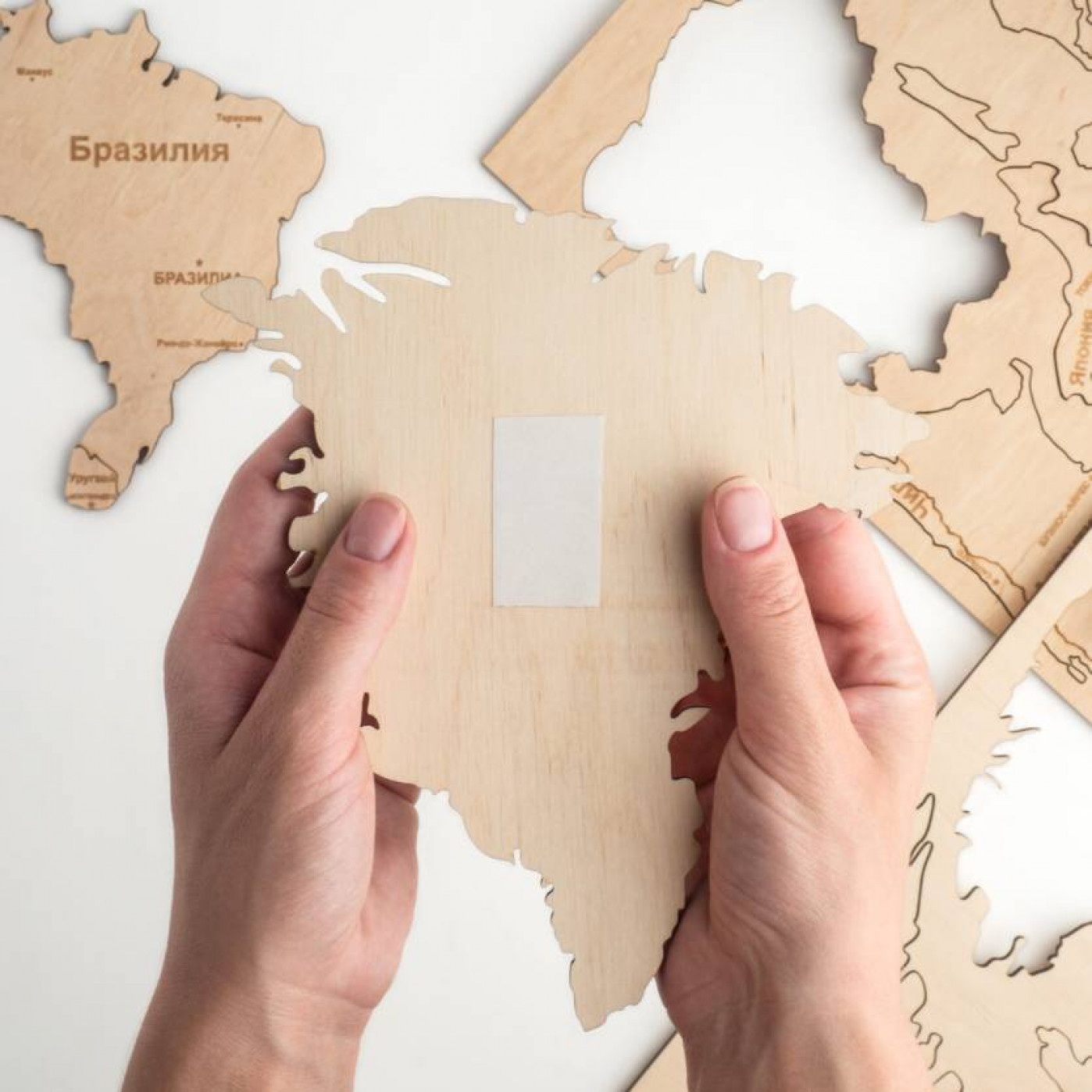 Деревянная карта мира 60 х 105 см.