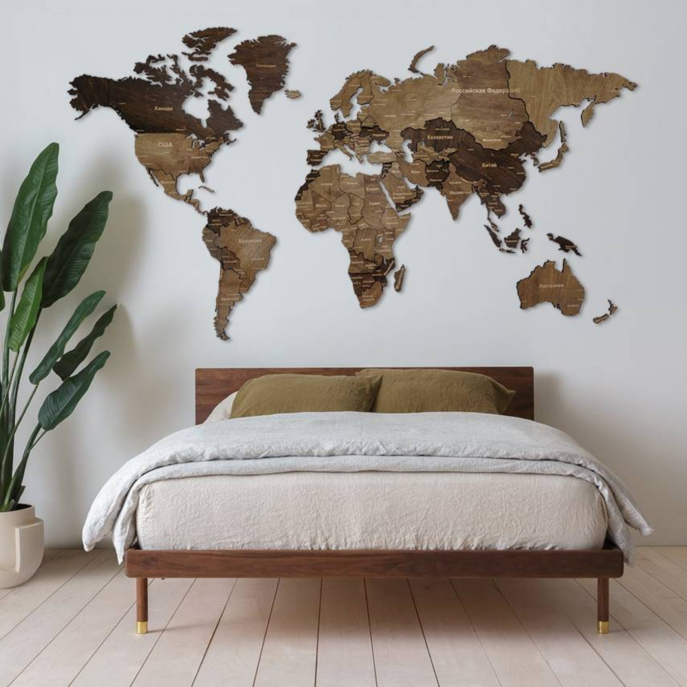 Карта мира настенная деревянная