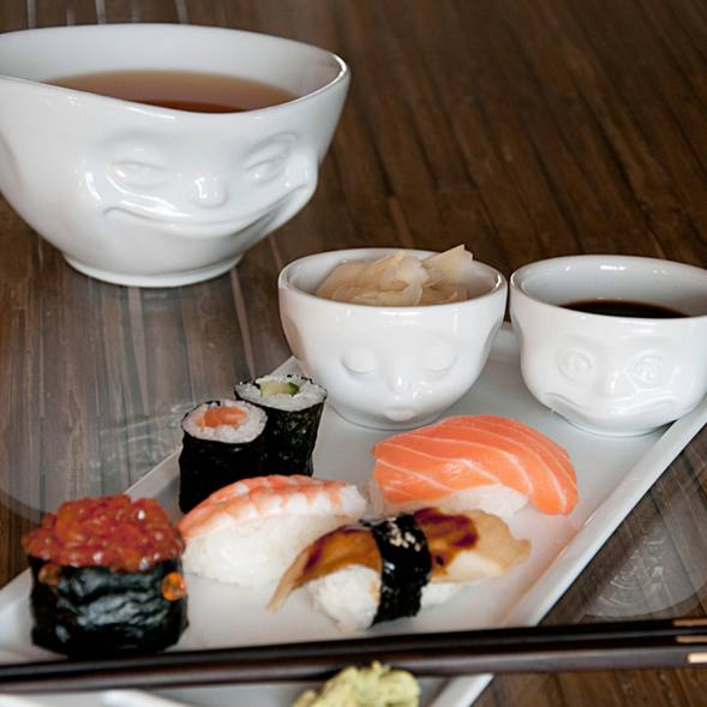 Набор фарфоровых чаш Funny Faces Grinning and Kissing 100 мл.