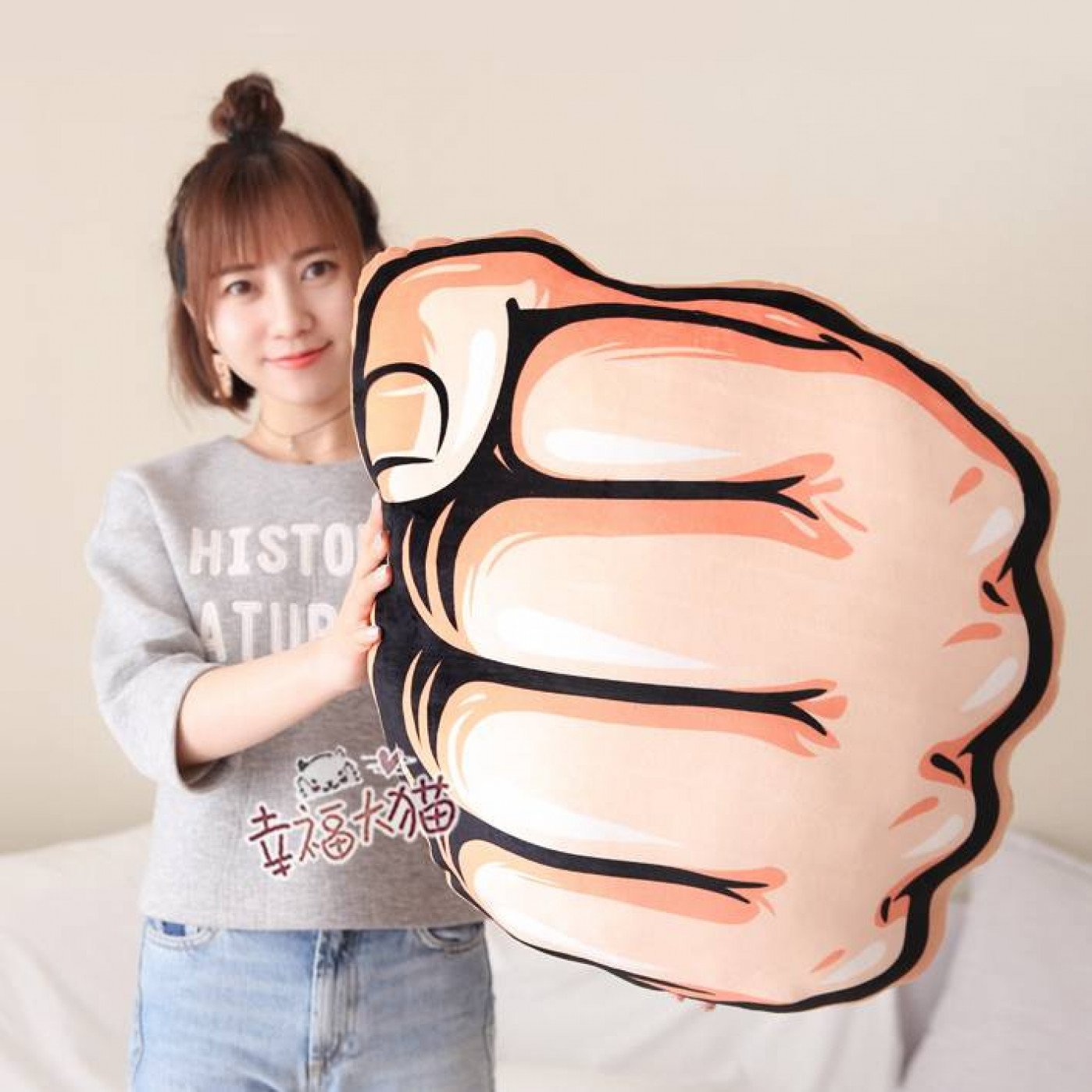 Подушка для дома или авто Кулак