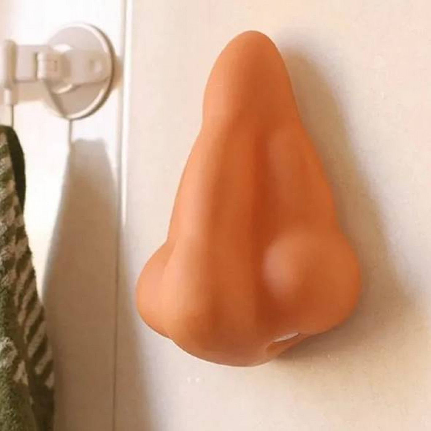 Диспенсер для жидкого мыла Нос