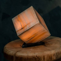 Светильник в корпусе из натурального оникса Николь